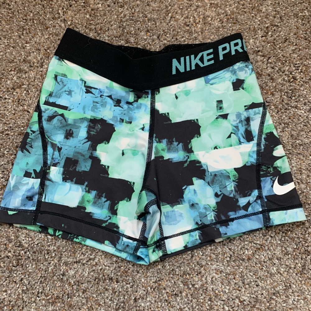 Girls small Nike pro spanks